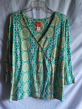 Hearts of Palm Teal & Green Patterned V-Neck Top